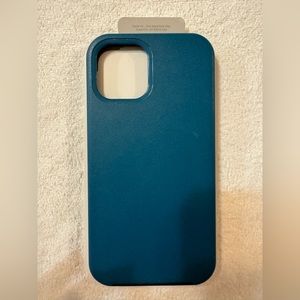 iPhone 12 / 12 Pro Max Silicone Case With MagSafe Blue